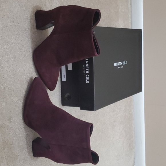 Kenneth Cole NY Suede Burgundy Ankle Boots - Picture 2 of 8